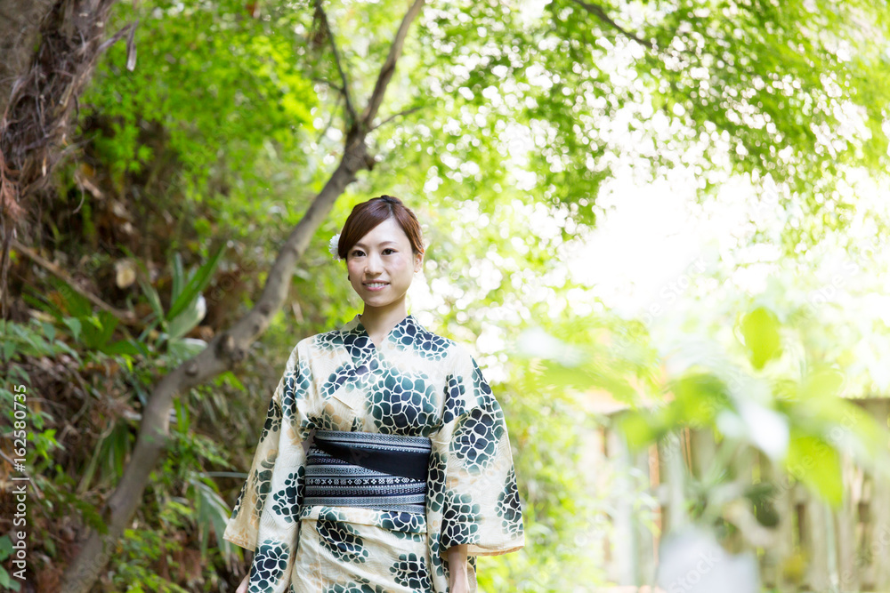 浴衣の女性 浴衣の女性
