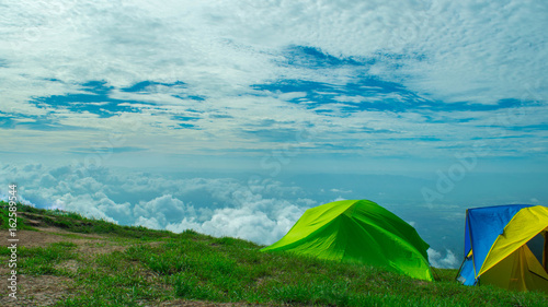 Spread the mountain tent.
