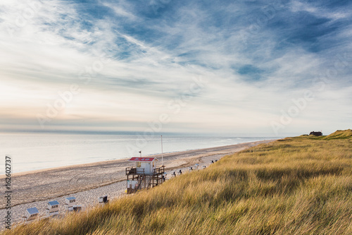 Blick über die Dünen auf den Strand von Rantum
