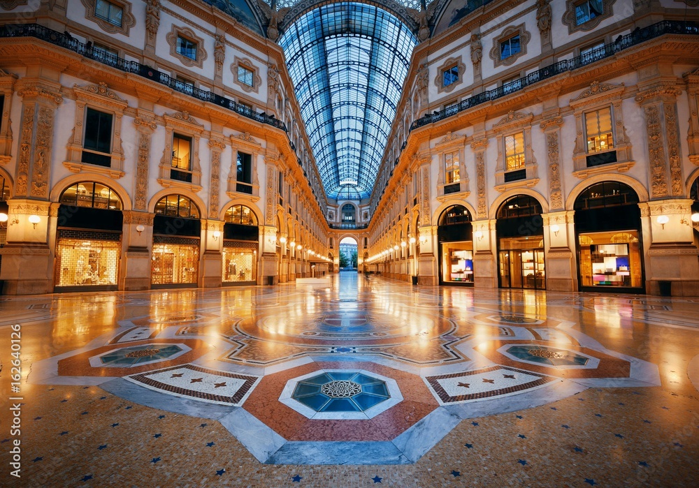 Obraz premium Wnętrze Galerii Vittorio Emanuele II