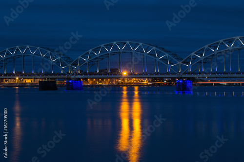 Fototapeta Naklejka Na Ścianę i Meble -  Railway bridge at night in Riga, Latvia