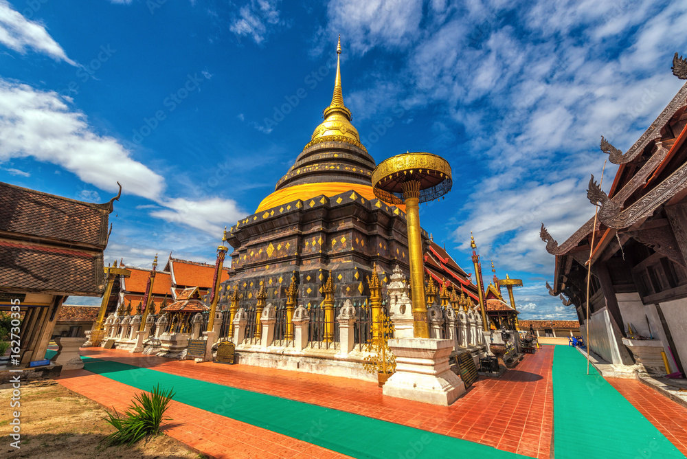Fototapeta premium Wat Phra That Lampang Luang is a temple in Lampang Province in Thailand.
