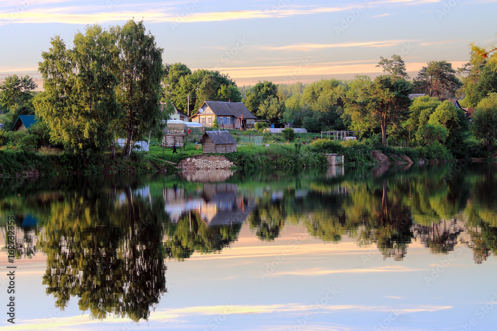 Obraz premium закат в деревне