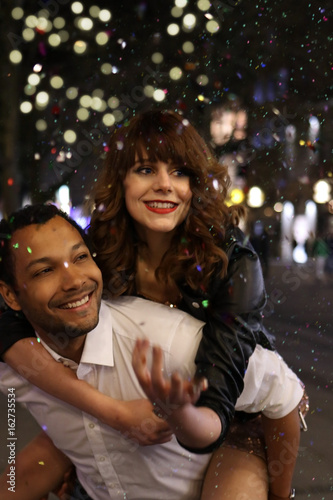 Φωτογραφία Young couple celebrating