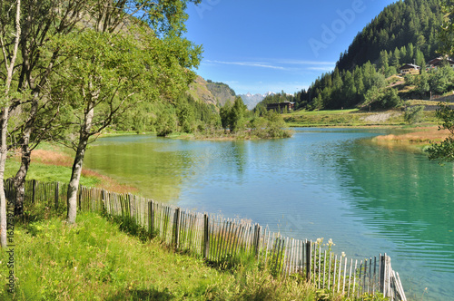 lac en montagne en été