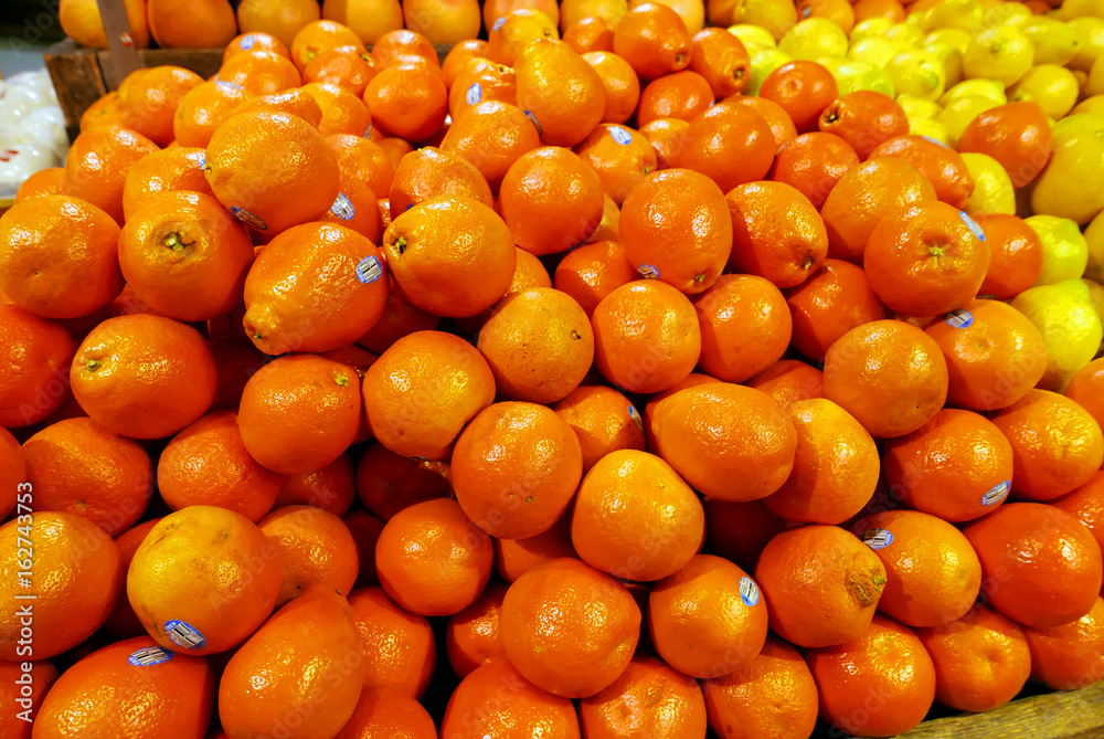 Fresh Oranges.