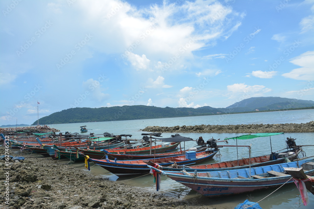 long tail boat long tail boat