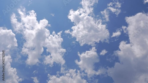 流れる雲と青空218