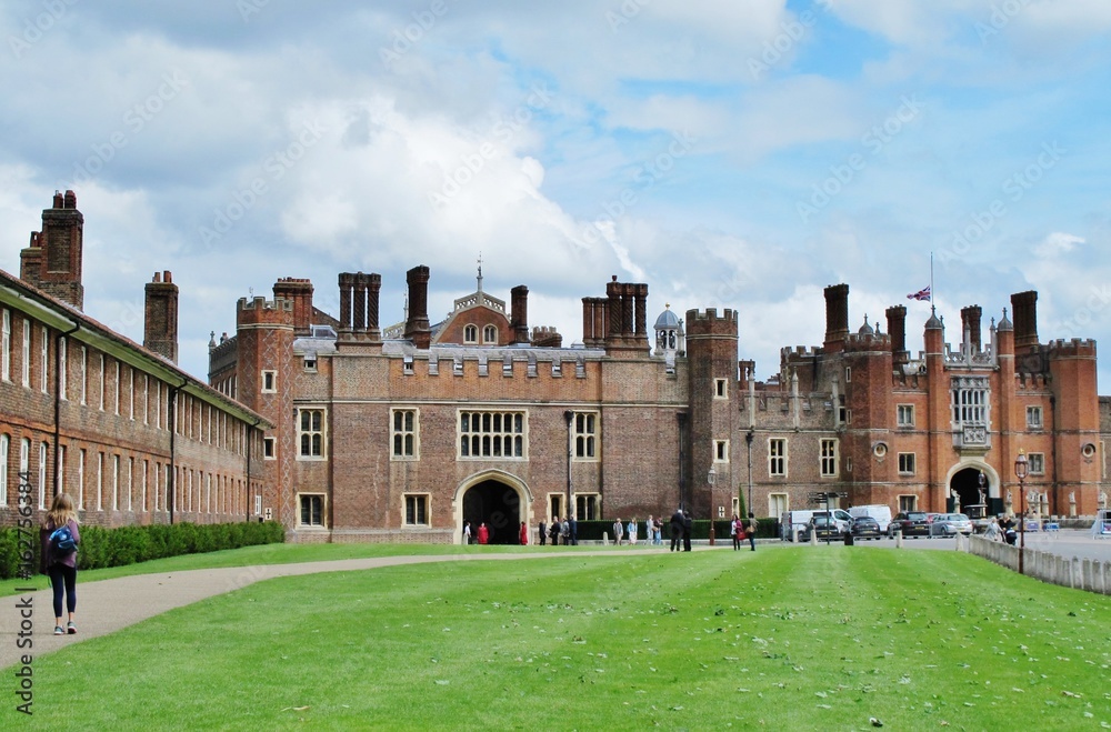Hampton Court Palace, Westfassade