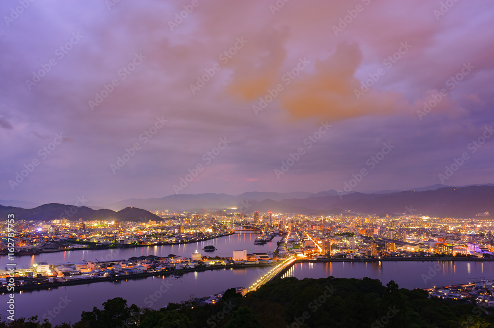 Naklejka premium 高知市街夕景