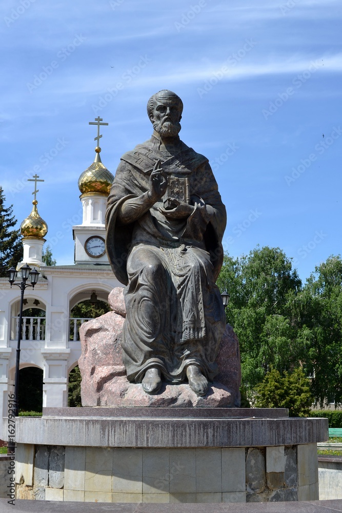 Памятник Николаю Чудотворцу в Тольятти