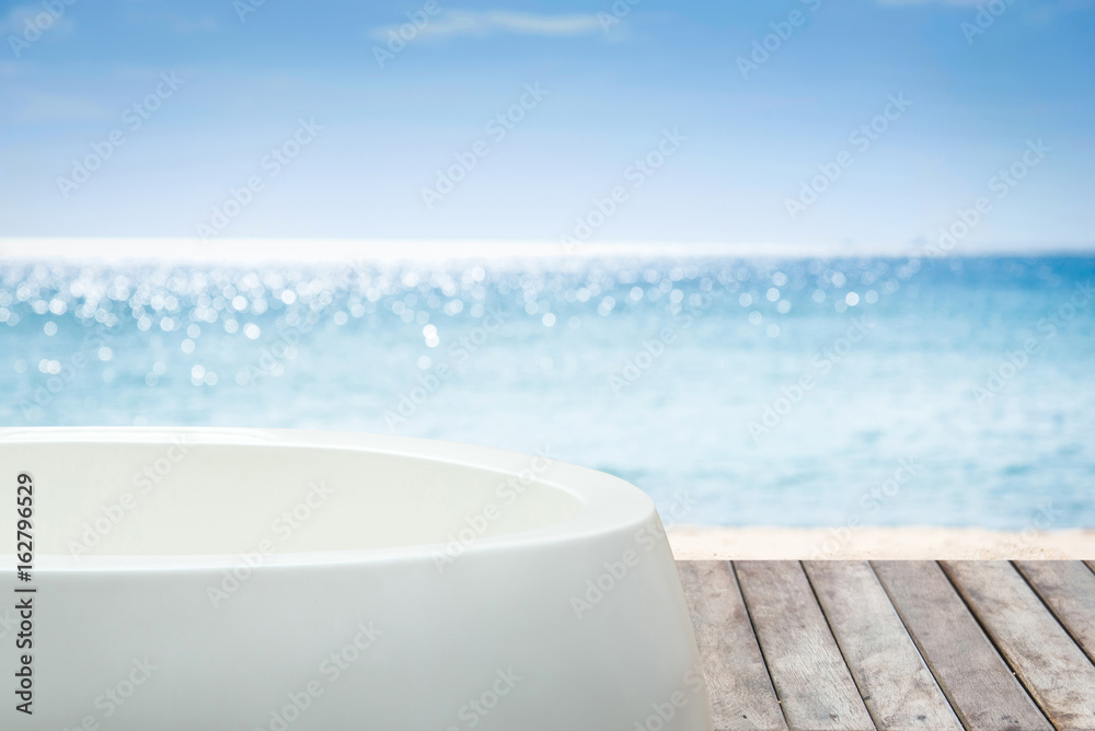 Bathtub with view to the sea.