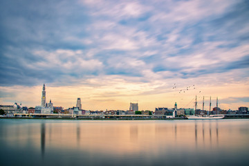 Tableau sur plexiglas Anvers Grand voilier quatre-mâts port d'Anvers  © Jochem Herremans