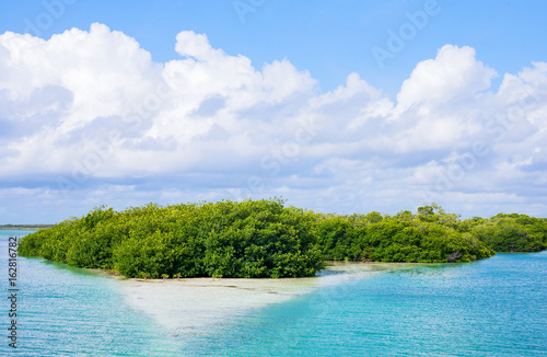 Archeology and nature of the Yukatan peninsula
