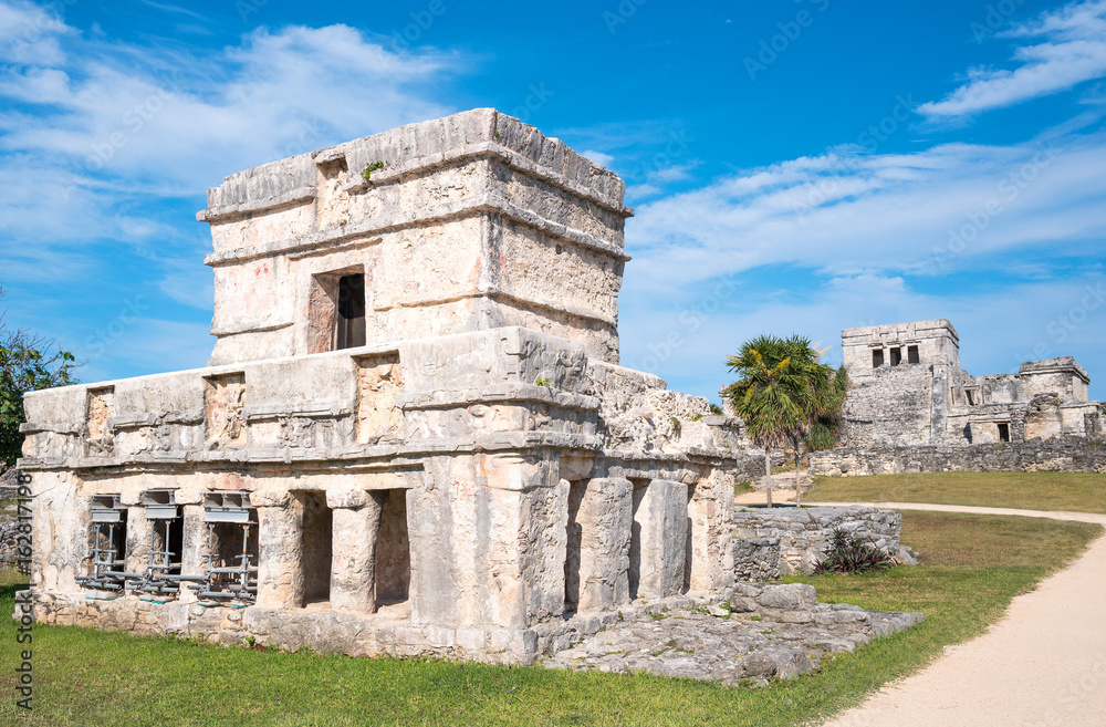 Archeology and nature of the Yukatan peninsula