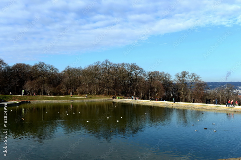 The pond in the Park of schönbrunn Palace.