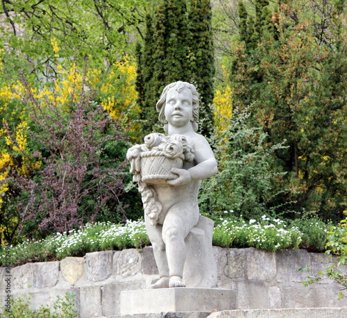 Garten am Quedlinburger Dom mit Skulpturen