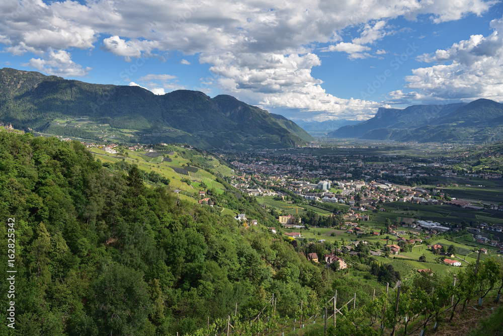 Blick auf Meran und das Etschtal Blick auf Meran und das Etschtal