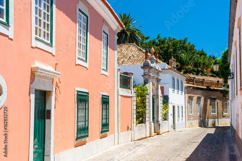 Obraz na płótnie Typical street in Faro, Portugal w salonie