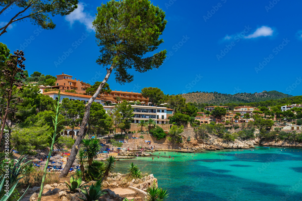 Sommer Urlaub Spanien Insel Mallorca Bucht Strand Cala Fornells