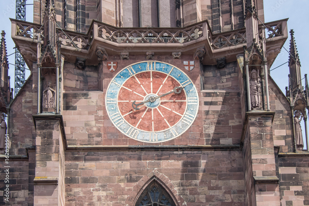 Fototapeta premium Turmuhr am Freiburger Münster, Germany
