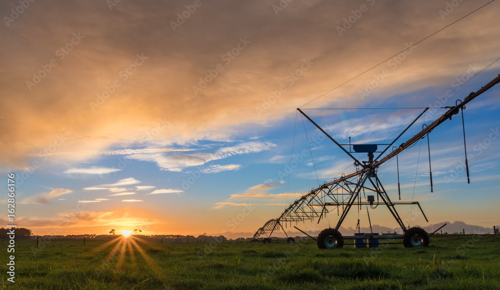 Naklejka premium Sprayers System Sunset