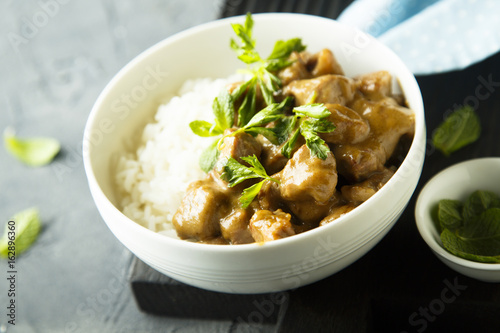 Thai curry with pork and peanut butter