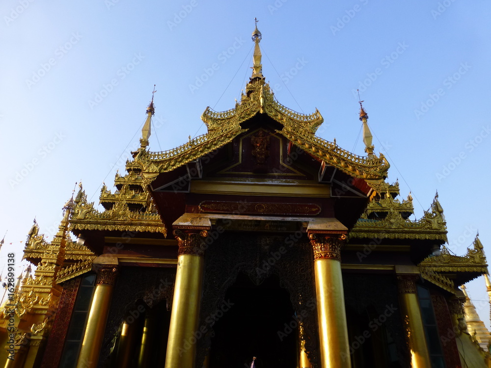 Naklejka premium シュエダゴン パゴダ
