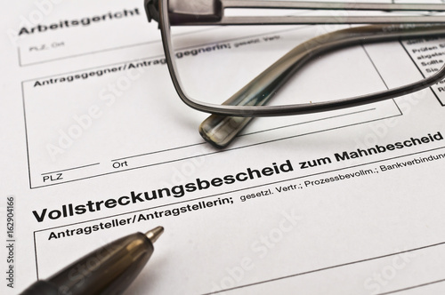 Vollstreckungsbescheid zum Mahnbescheid photo