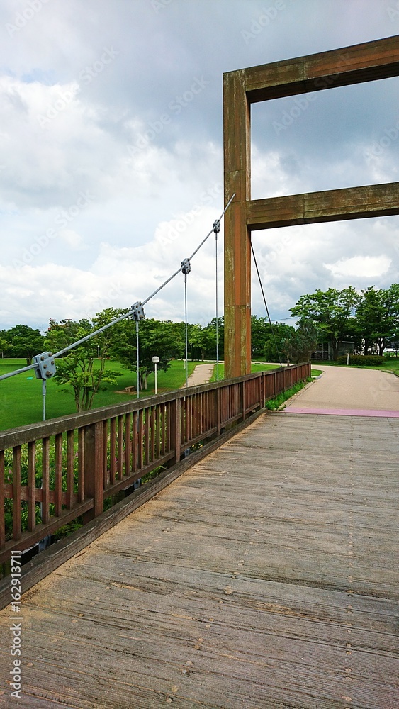 おとぎの森公園の吊り橋　富山県高岡市