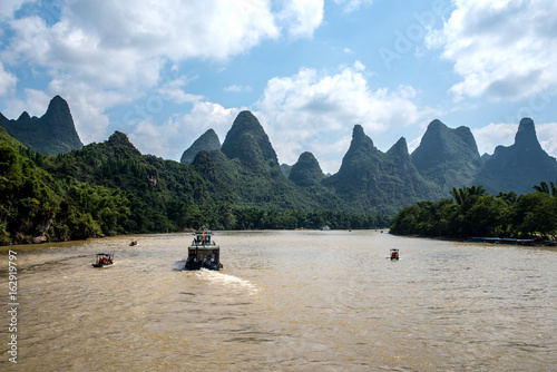 Cruise from Guilin to Yangshuo