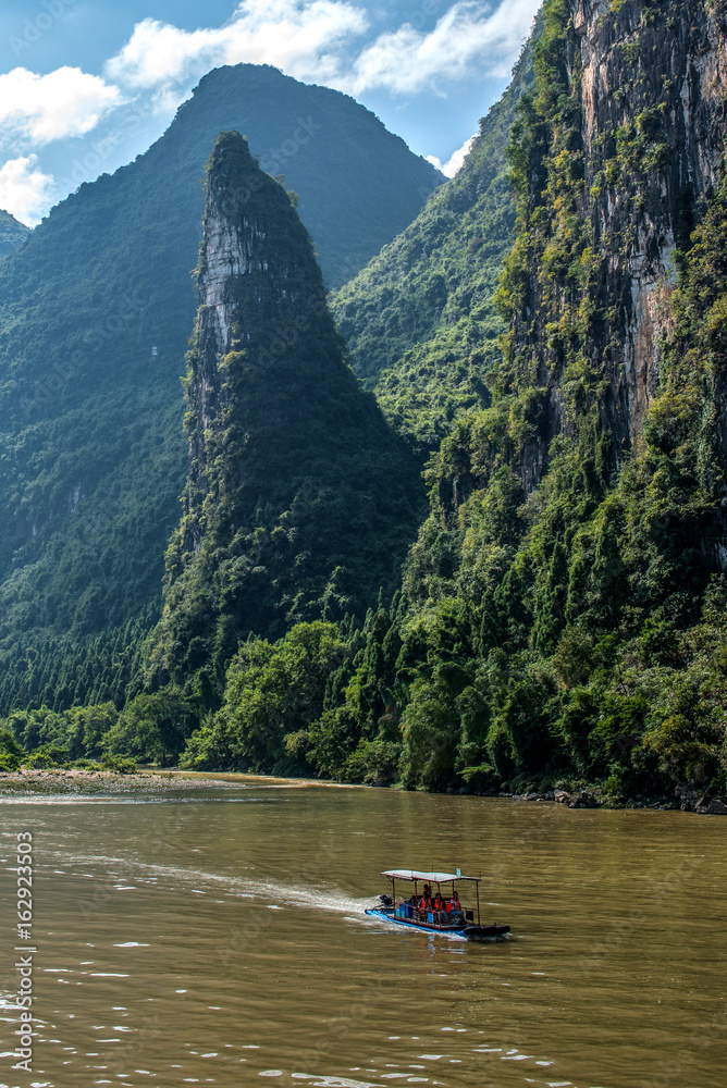 Cruise from Guilin to Yangshuo