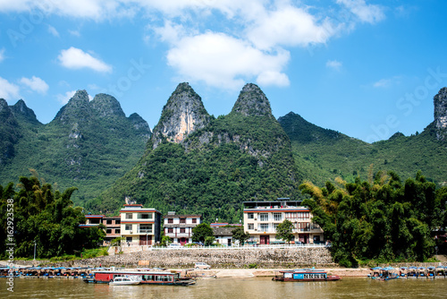Cruise from Guilin to Yangshuo