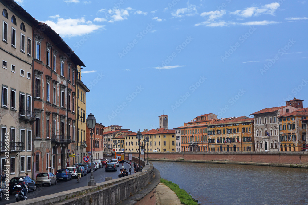 Pisa - Promenade entlang des Arno