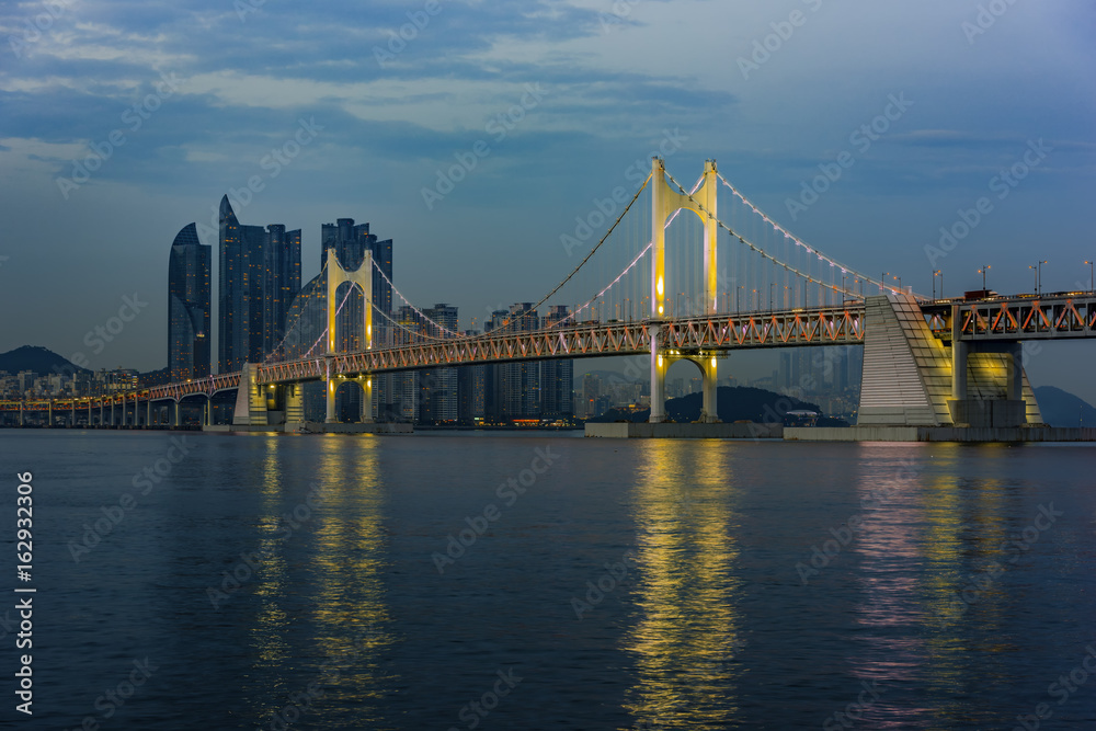 Obraz premium Busan light and night view.