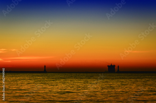 SUNRISE - Morning at the sea bay © Wojciech Wrzesień
