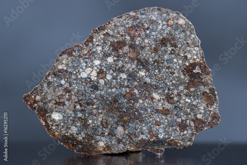 Meteorit Steinmeteorit des Typs L3-4 Chondrit aus der Sahara mit Namen NWA 11344 photo