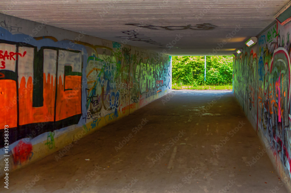 Fototapeta premium Die Unterführung unter einer Strasse