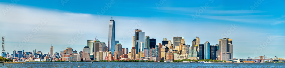 Skyline of Manhattan in New York City, USA Skyline of Manhattan in New York City, USA