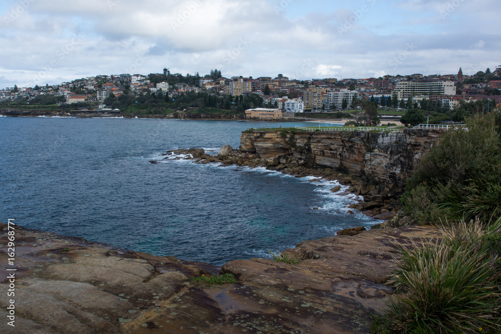 Fototapeta premium Rocky shoreline of Coogee beach