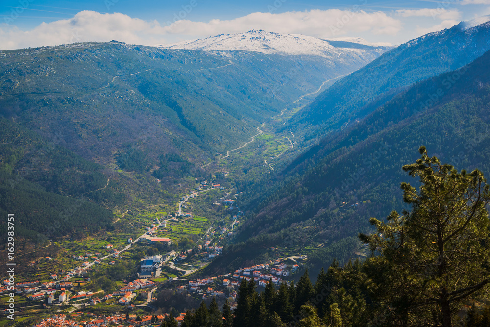 Naklejka premium A stunning view of the glacial valley of the Zezere River in the Serra da Estrela mountains. County of Guarda. Portugal