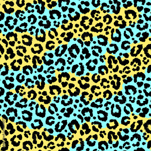 Seamless leopard wild pattern. Vector animal print.