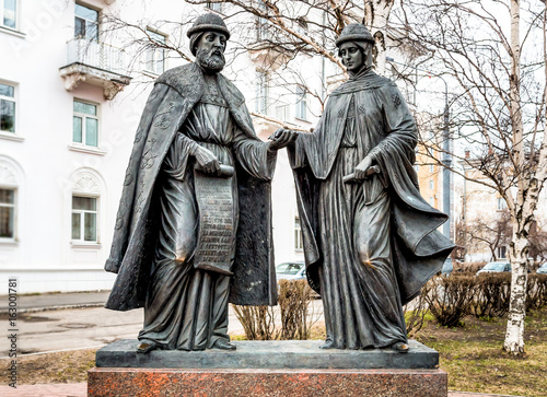 Monument to Peter and Fevronia in Arkhangelsk 