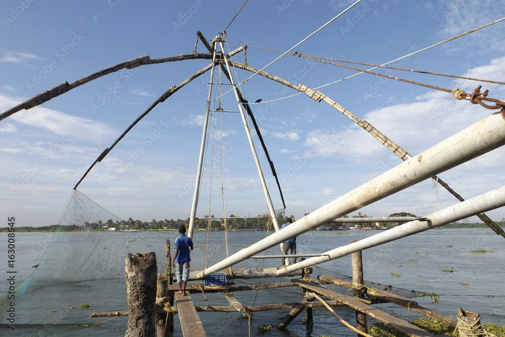 Netz der chinesischen Fischer in Kochi, Kerala, Südindien