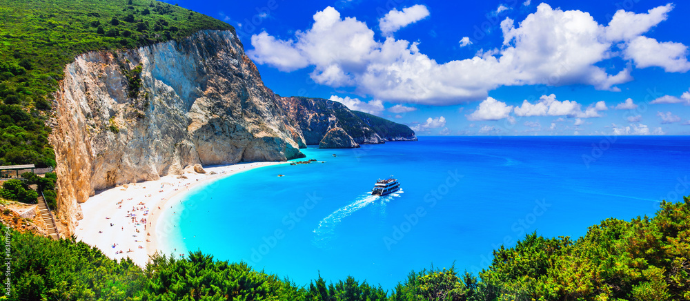 Naklejka premium Najpiękniejsze plaże greckiej serii - Porto Katsiki w Lefkada, Wyspy Jońskie