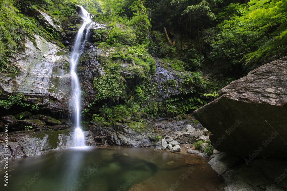 徳島県つるぎ町　鳴滝