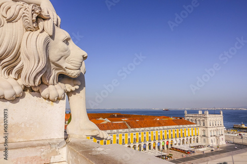 The lions on Augusta Street Arch in Lisbon - LISBON - PORTUGAL - JUNE 17, 2017