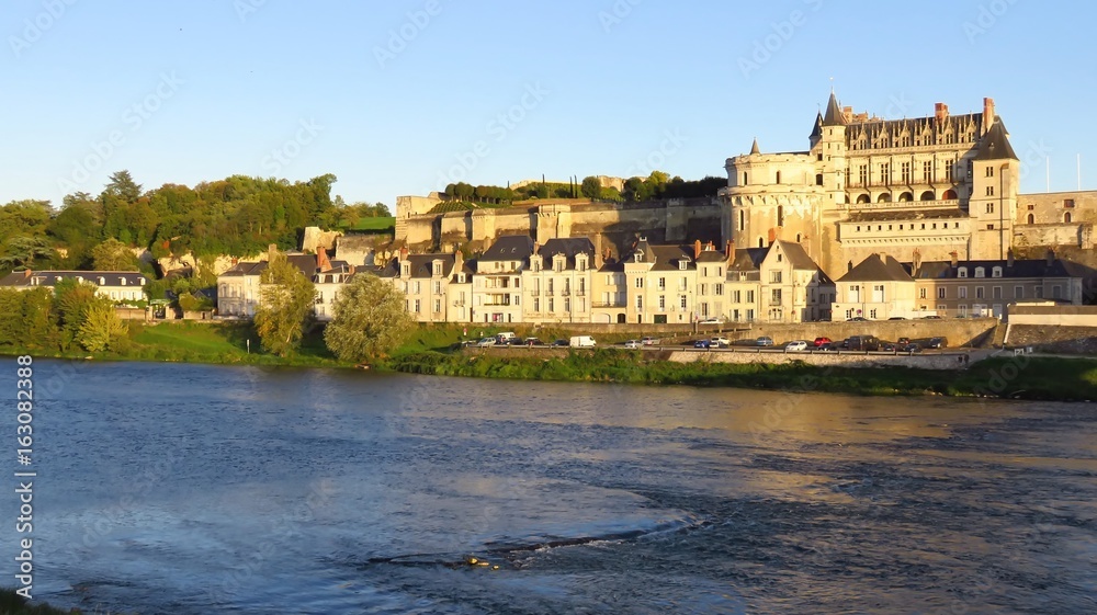 Château d’Amboise sur les bords de Loire (France)