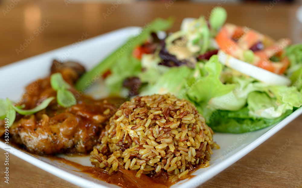 STEAK, RICE AND SALAD