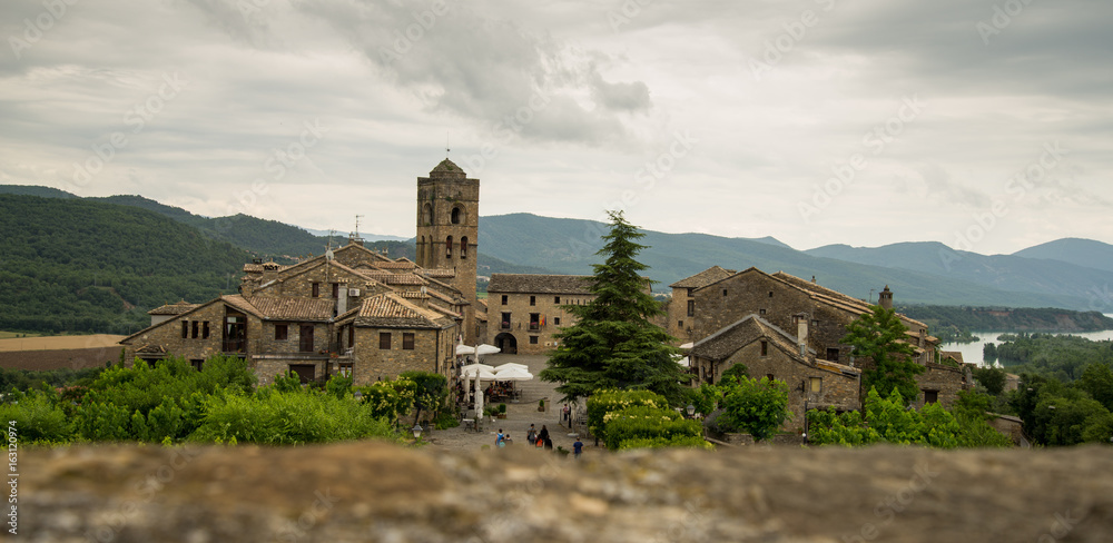 Panorama village Ainsa Espagne